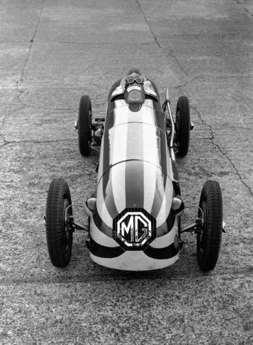 Eyston his magnette at - g, in