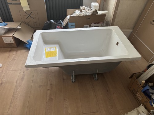 White small bath with seat - small,