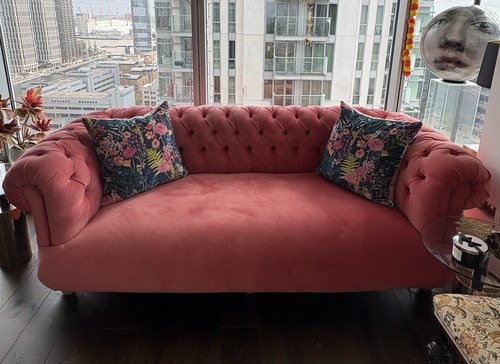 Distinctive chesterfield - distinctive,