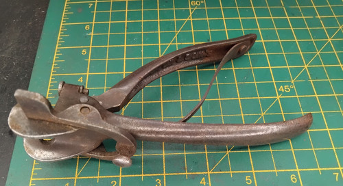 Vintage henry disston saw set - disston,
