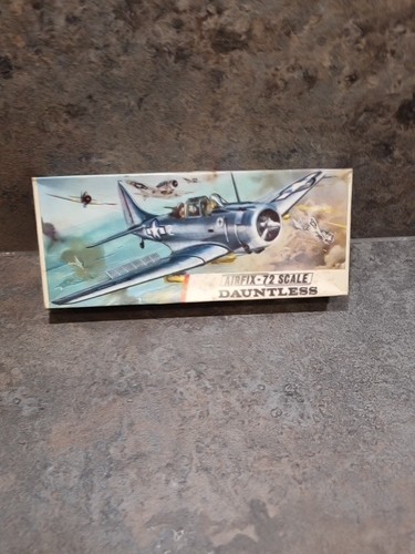 Airfix dauntless vintage - airfix,