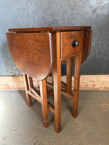 Arts and crafts drop leaf - drop,