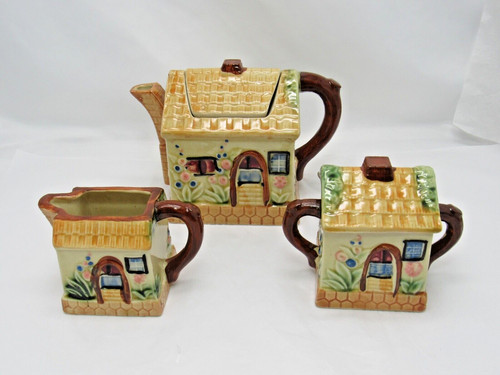 Majolica cottage house - cottage, teapot