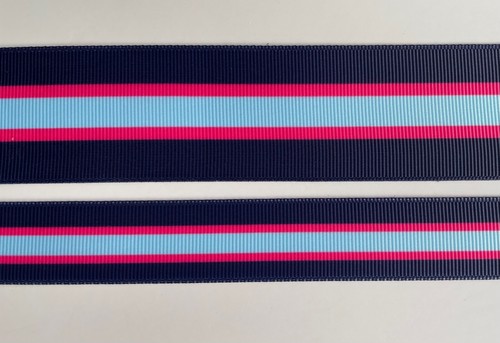 Dark blue light pink - light,