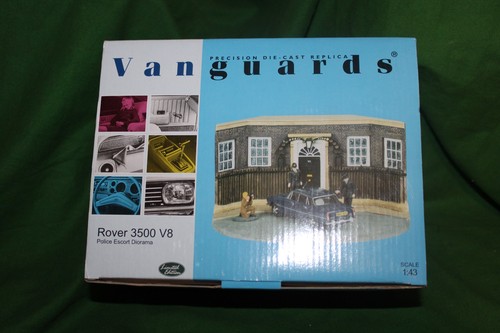 Lledo vanguards diorama rover - diorama,