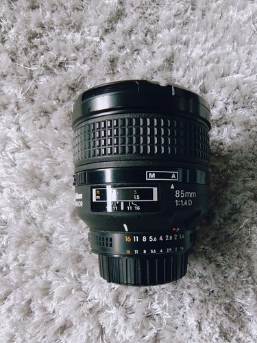 Nikon nikkor 85mm - d, in