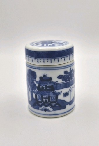 Chinese poreclain ginger jar - poreclain,