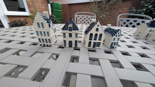 Set klm houses all in - houses.,