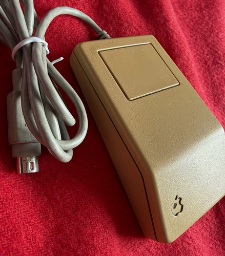 Apple wired 1 button - apple,