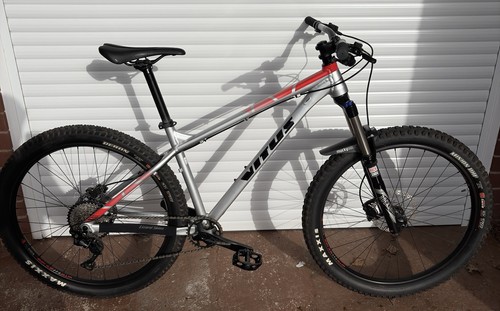 Vitus sentier mountain bike - vitus,