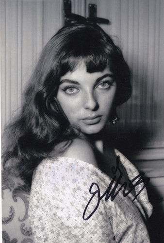 Dame joan collins hand - dame,