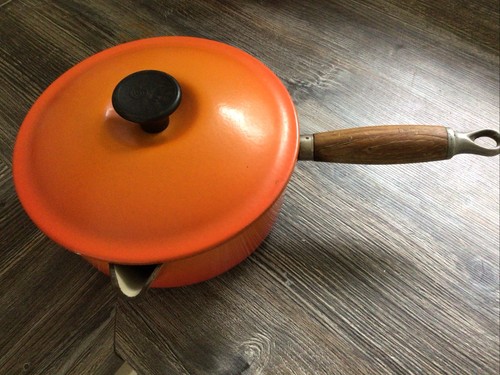 Vintage creuset volcanic - , le