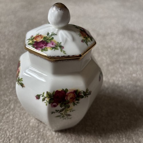 Royal albert old english - old, roses
