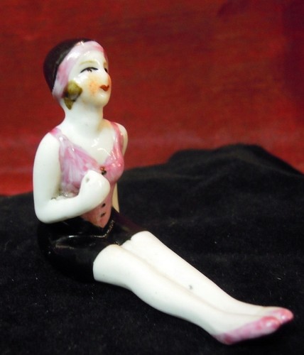 Figurine bathing beauty - figurine,