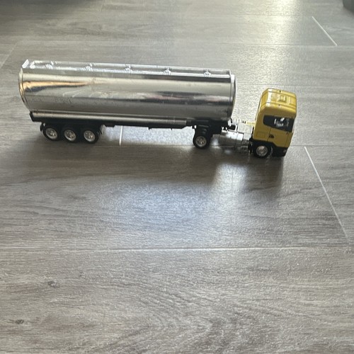 Diecast articulated tanker - diecast,