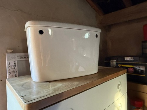 Shires new naiad lever cistern - new,