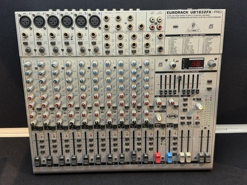 Behringer eurorack ub1832fx - behringer,