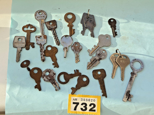Lot vintage keys mixed - vintage, old