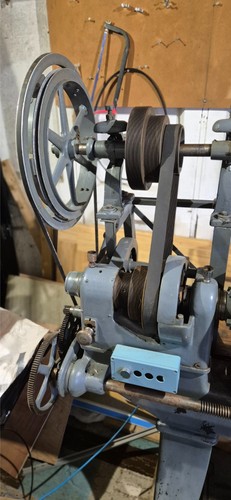 Vintage metal lathe - lm,