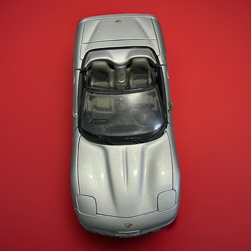 Burago scale diecast 3326 - 1/18,