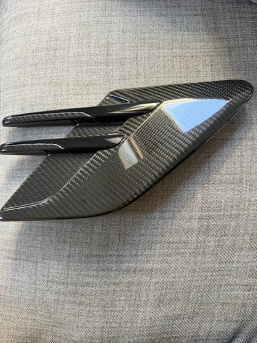Genuine carbon fibre side vent - genuine,