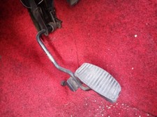 ACCELERATOR PEDAL / 2449173