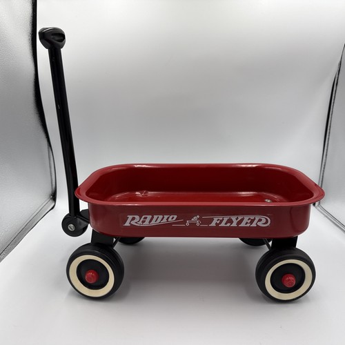 Vintage radio flyer miniature - radio,