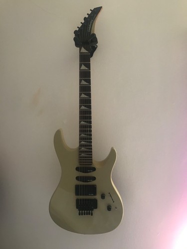 Ovation celebrity guitar - gc-3,