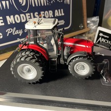Universal Hobbies - Massey Ferguson 6480 American Edition 1:32