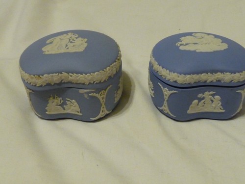 Two wedgwood blue - wedgwood,