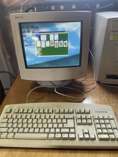 Vintage windows emachine - 98,