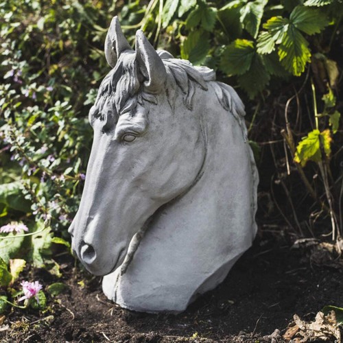 Small horse head garden - small,