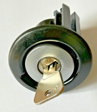 Triumph TR7 TR8 ** BOOT LOCK + KEY Late Push Button type Very good Used YKC4531