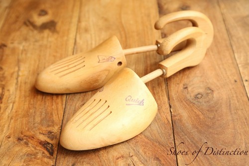 Dasco wooden shoe trees - wooden,