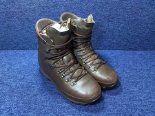 SIZE UK 8M - Altberg Defender