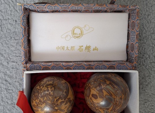 Pair patterned chinese hand - patterned,