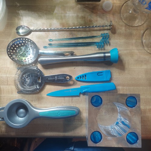 Bombay sapphire bar - tool,