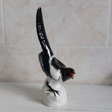 Lomonosov LFZ Magpie Bird