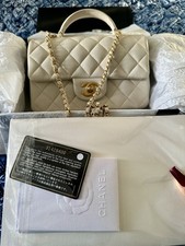 CHANEL Shoulder Bag In White