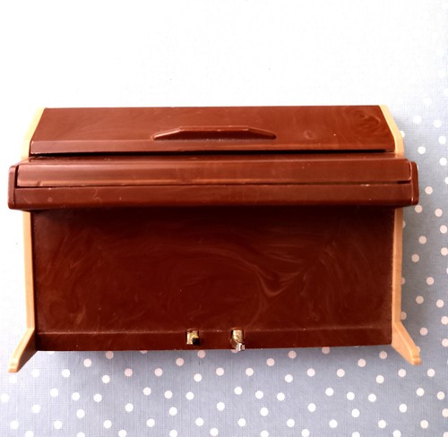 Dolls house furniture - dolls,