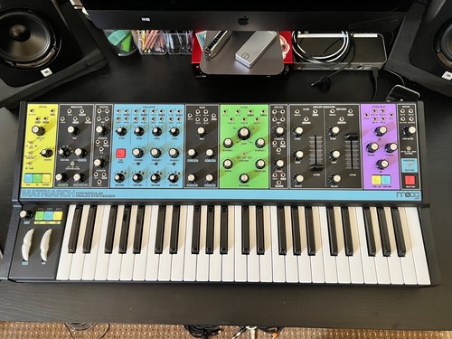Moog matriarch semi - matriarch, semi-modular