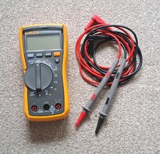 Fluke 117 True RMS Digital