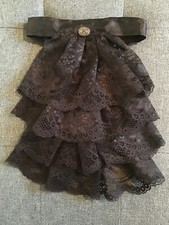 Jabot cravat in black