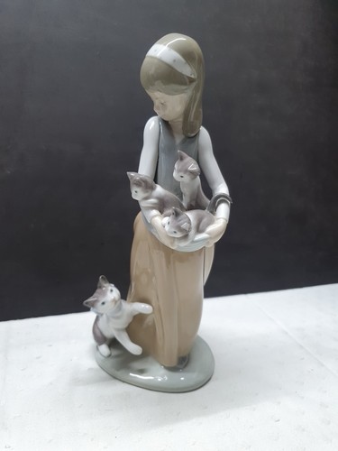 Lladro 1309 following her - following,