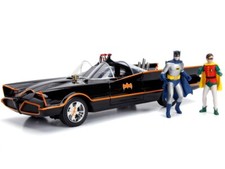 Jada 98625 - 1966 Classic TV Series Batmobile with Figures & Lights - 1/18 Scale