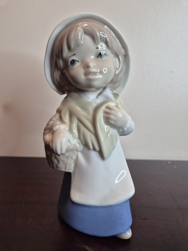 Casades porcelain girl - casades,
