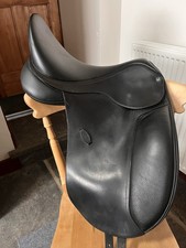 Arena Black 17.5” Dressage Saddle - Adjustable Gullet 