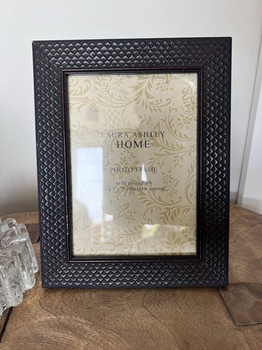 Laura ashley vintage wood - laura,