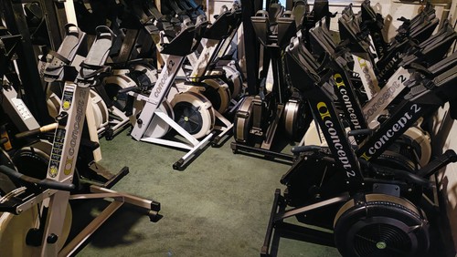 Serviced black concept - serviced, rower