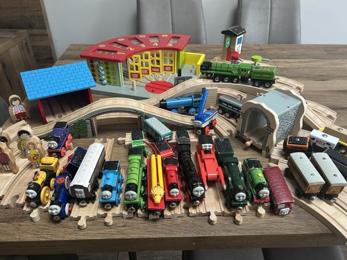Thomas wooden railway bundle - railway,